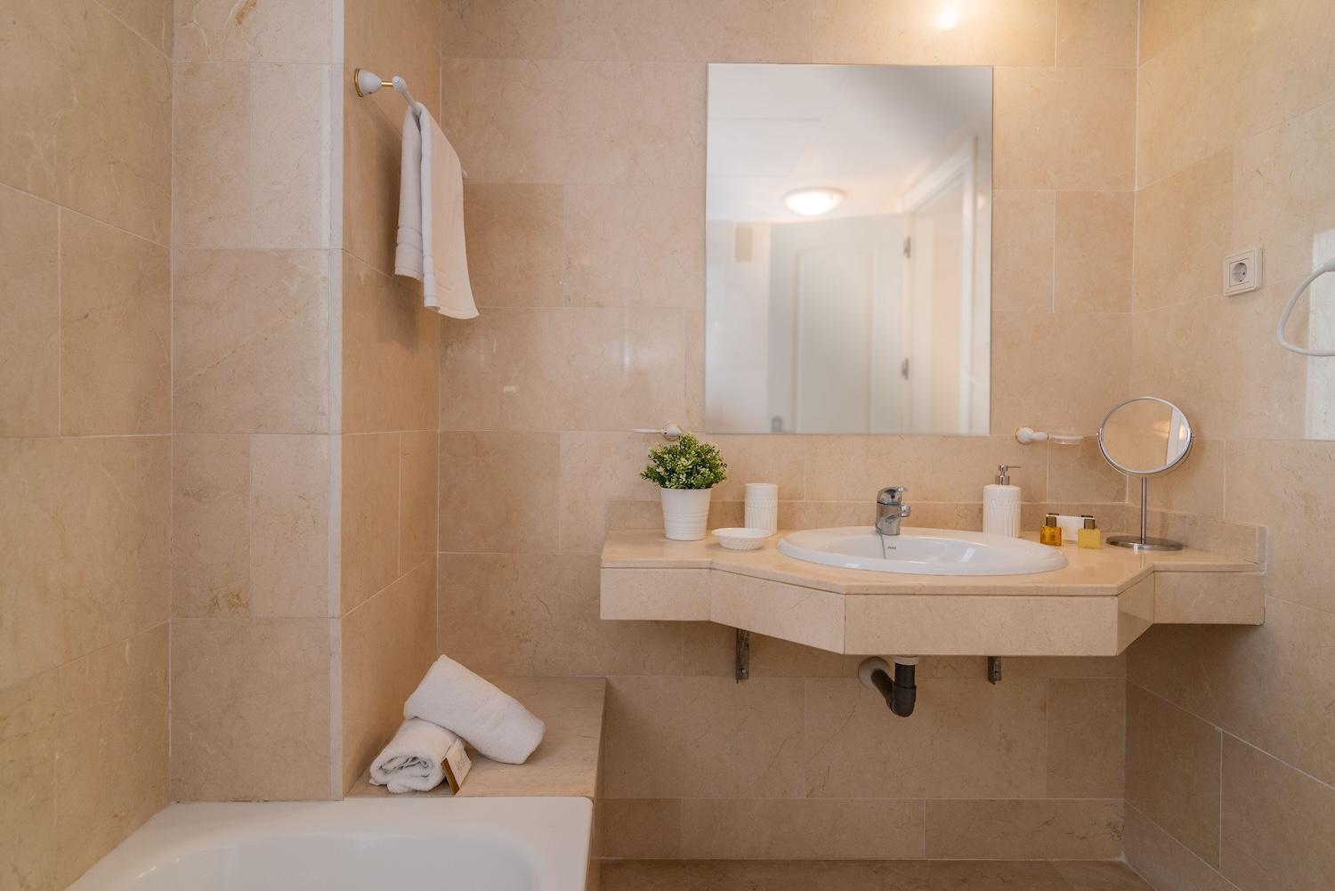 Excellent Banus With Pool And Parking Rdr473 *